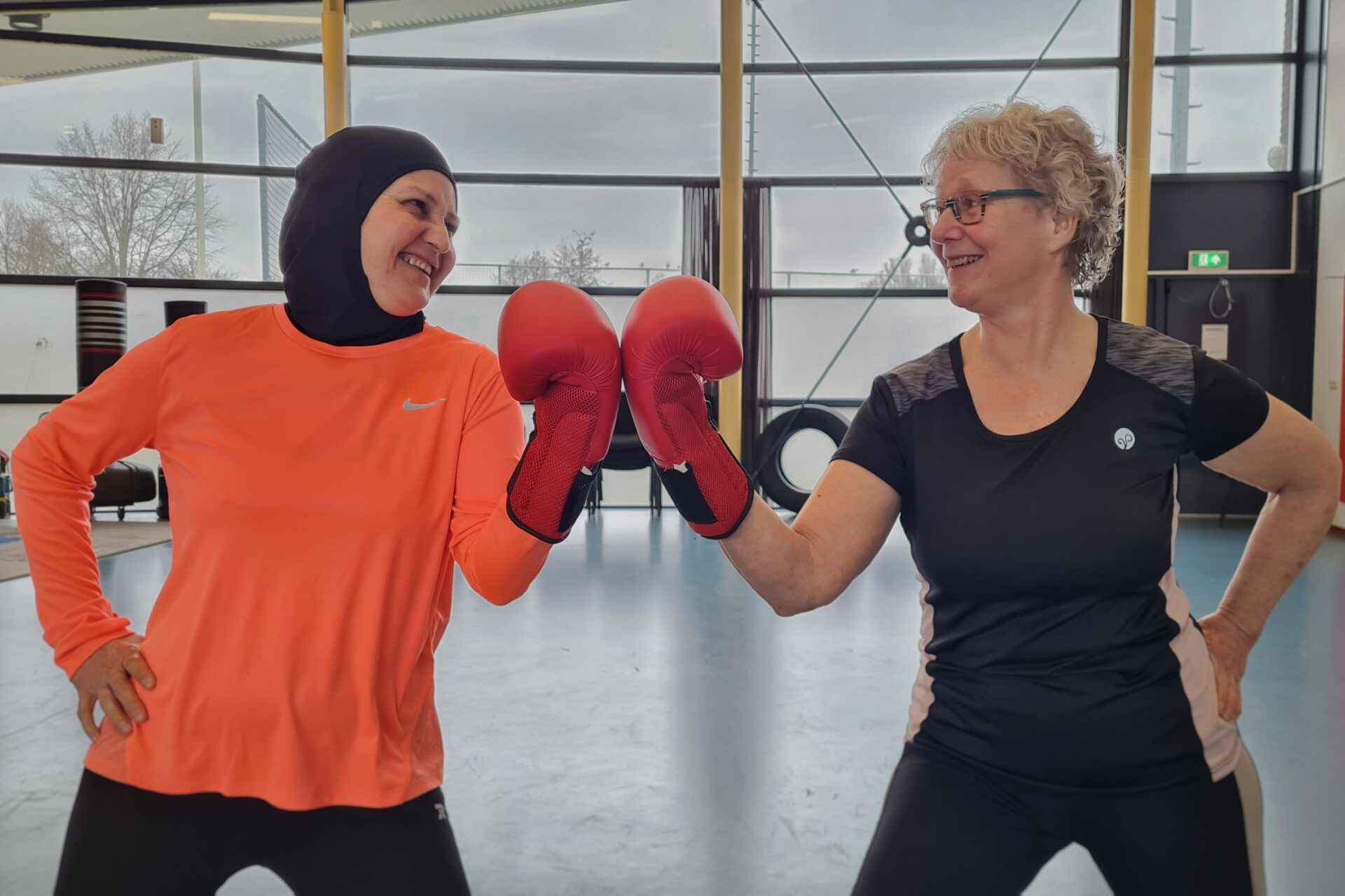 Els en Rukiye sporten wekelijks samen in de Oosterhout