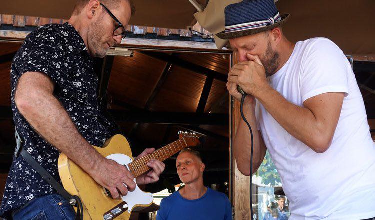 Muziek bij Taverne