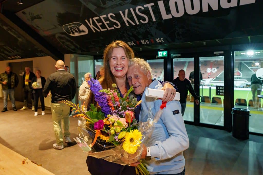 Gouden Ere-insigne voor Kees Kist