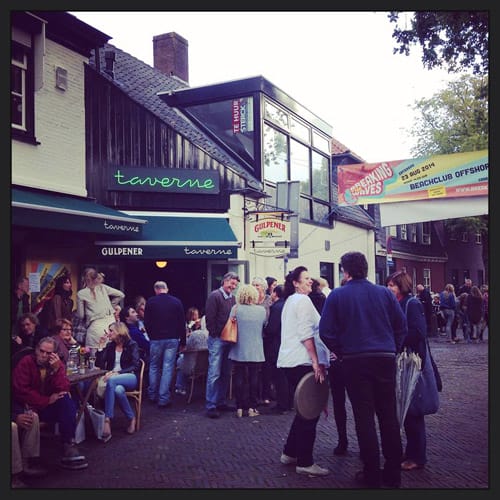 Muziek bij Taverne