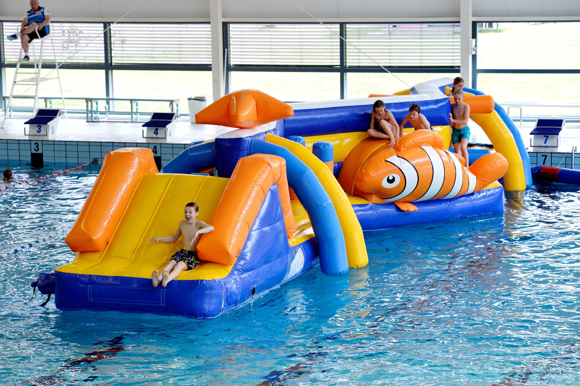 Stormbaan in het 50 meter bad