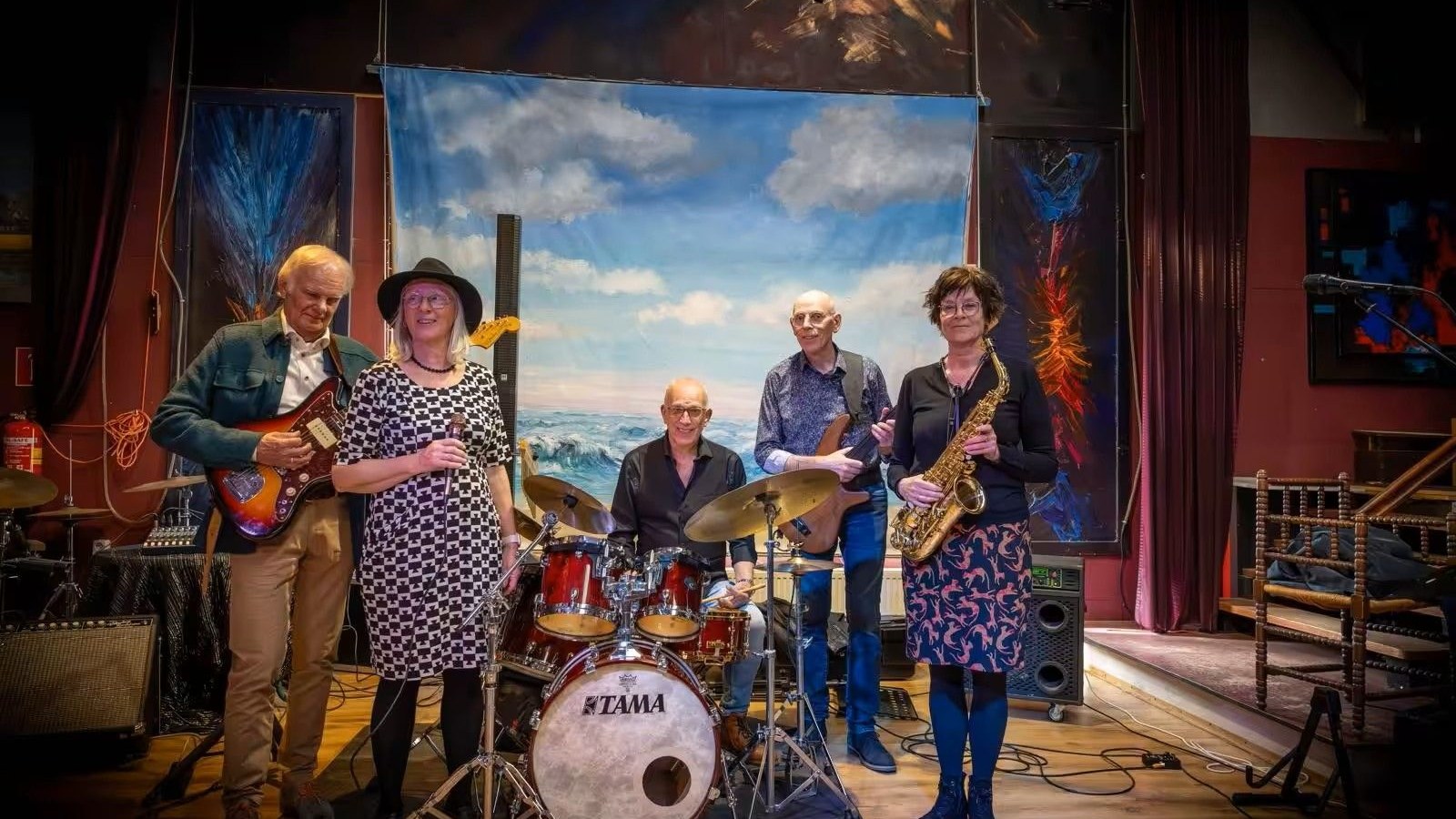 Blue-Coat-treedt op in Hortus Alkmaar.jpeg
